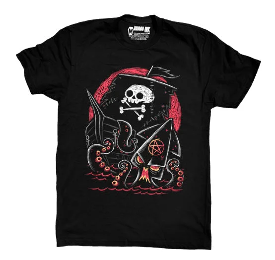Deep Savings A Murder on the High Seas Men Tshirt